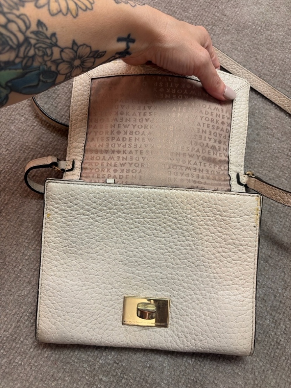 Kate Spade New York Cream Pebbled Leather Crossbody Bag Gold Turn Lock - Picture 6 of 7